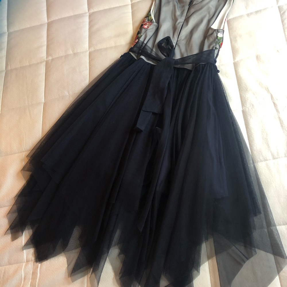 Dress - Picture 3 of 3